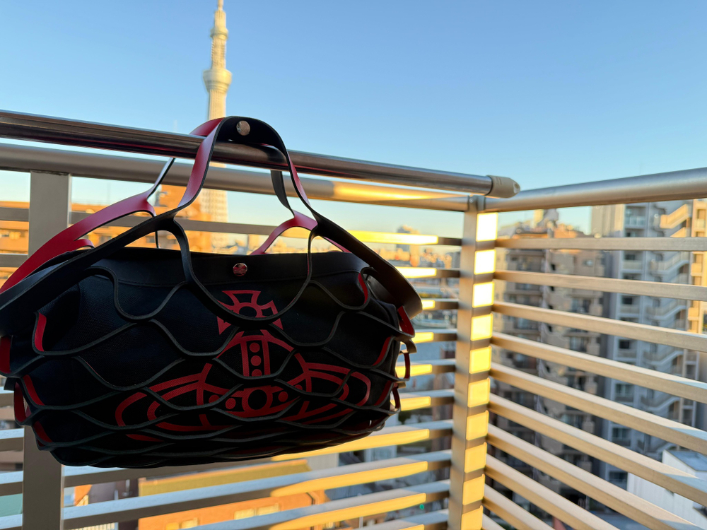 VIVIENNE WESTWOOD СУМКА ЧЕРНАЯ С КРАСНЫМ С ЛОГОТИПОМ БРЕНДА