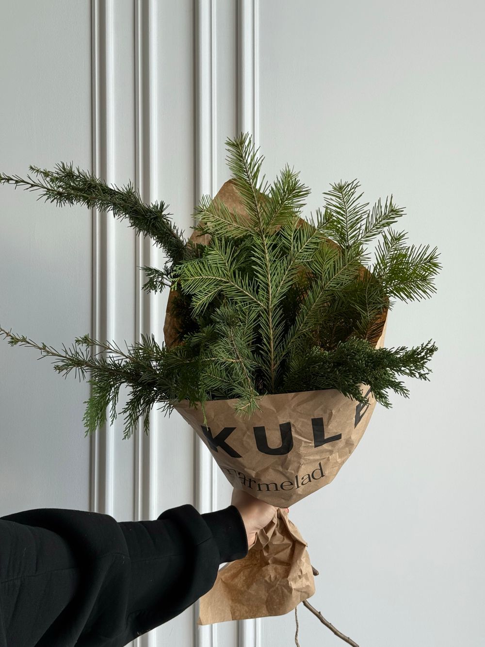 Хвоя - охапка для вазы из туи, пихты и кипариса