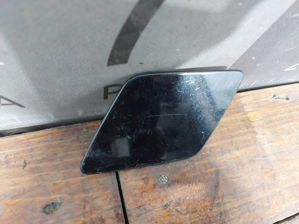 Крышка омывателя левая Volvo XC90 2 14-нв Б/У Оригинал 31353364