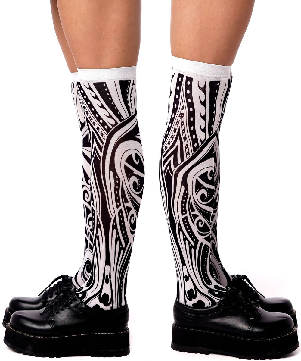 Бело-черные гольфы с принтом-тату (Цвет: белый)