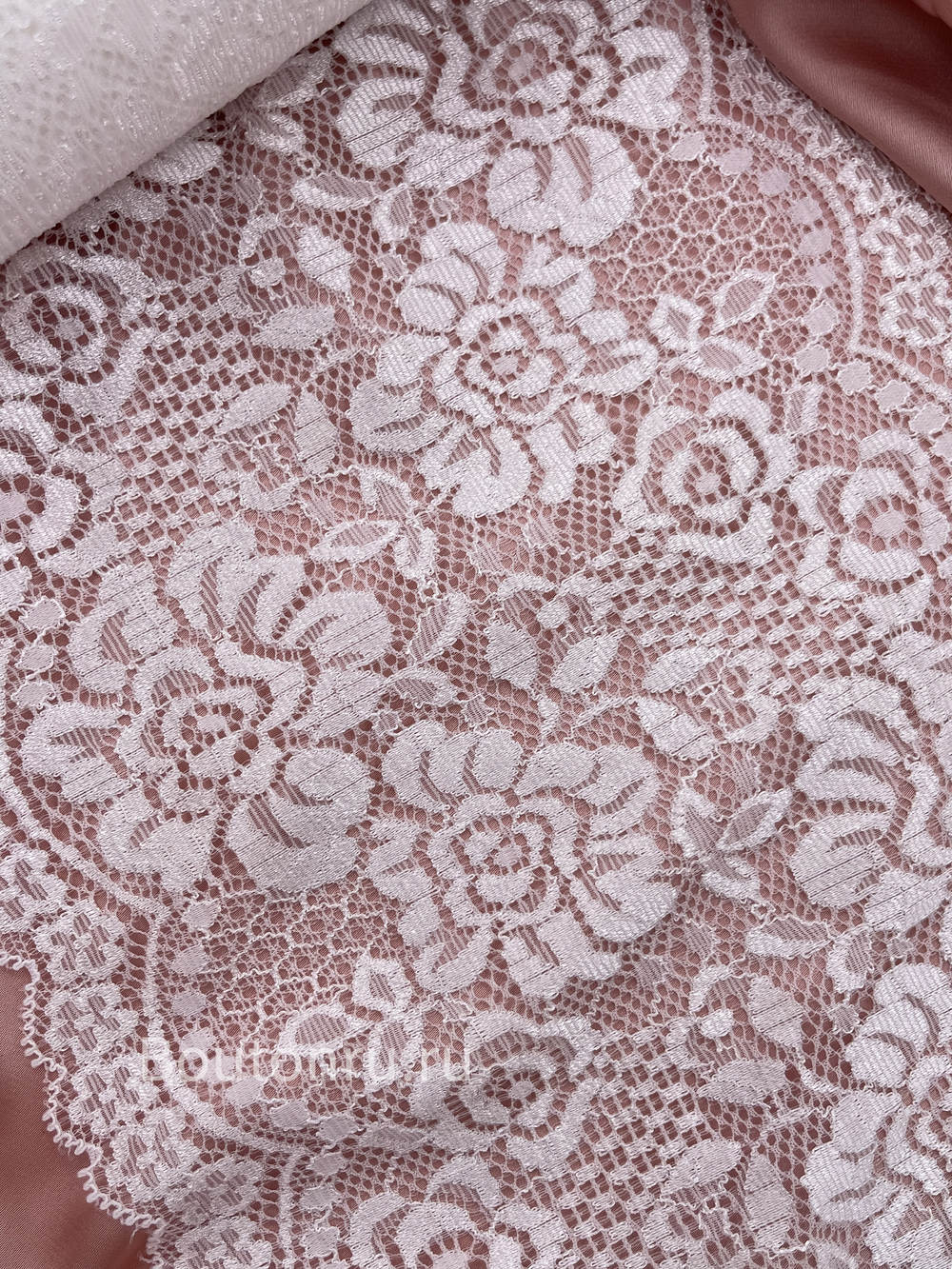 Кружево эластичное белое 190-200 мм