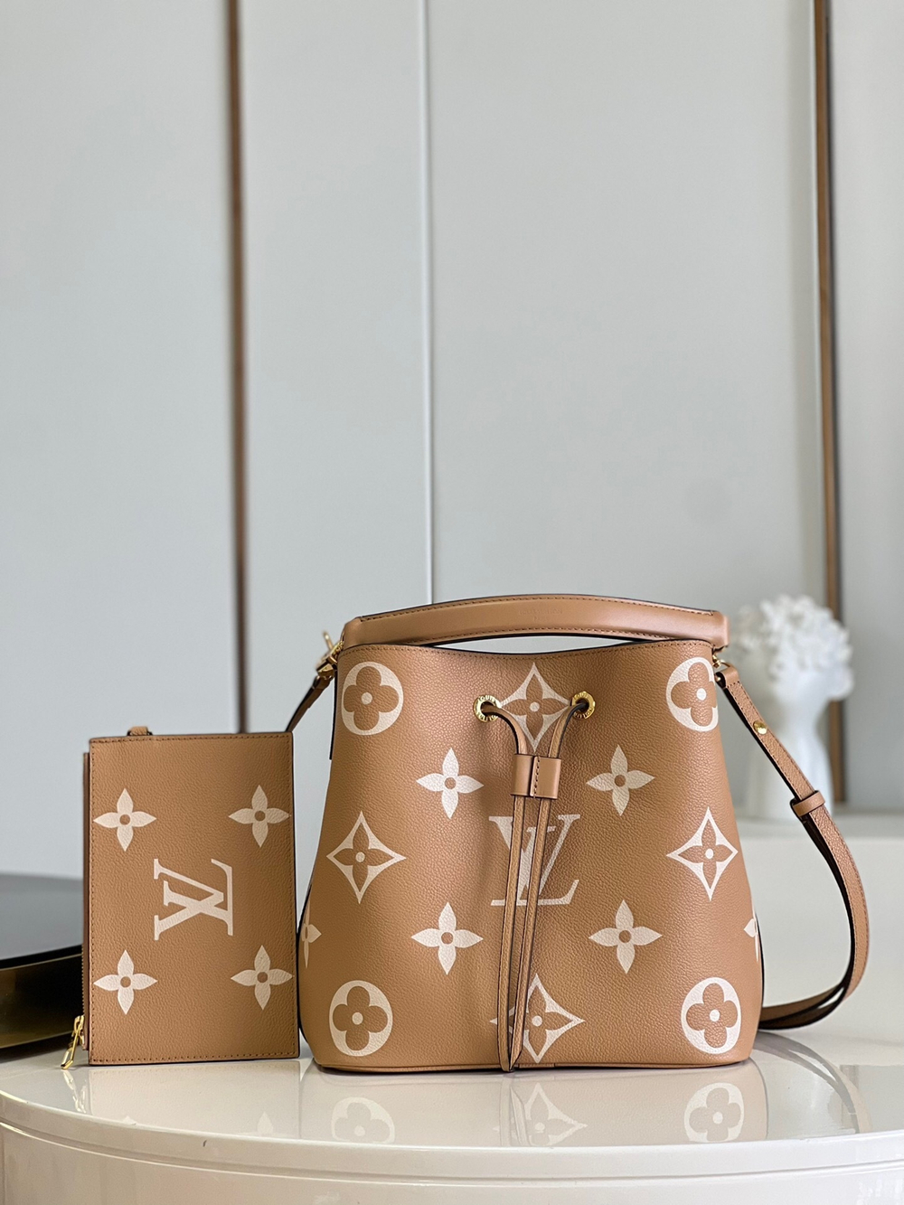 Louis Vuitton NeoNoe MM