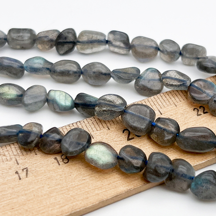 Лабрадор бусины, фриформ, размер около 6-8,5 мм, цена за нить 38 см