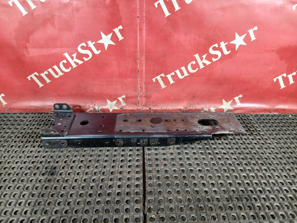 Ребро жёсткости рамы правое