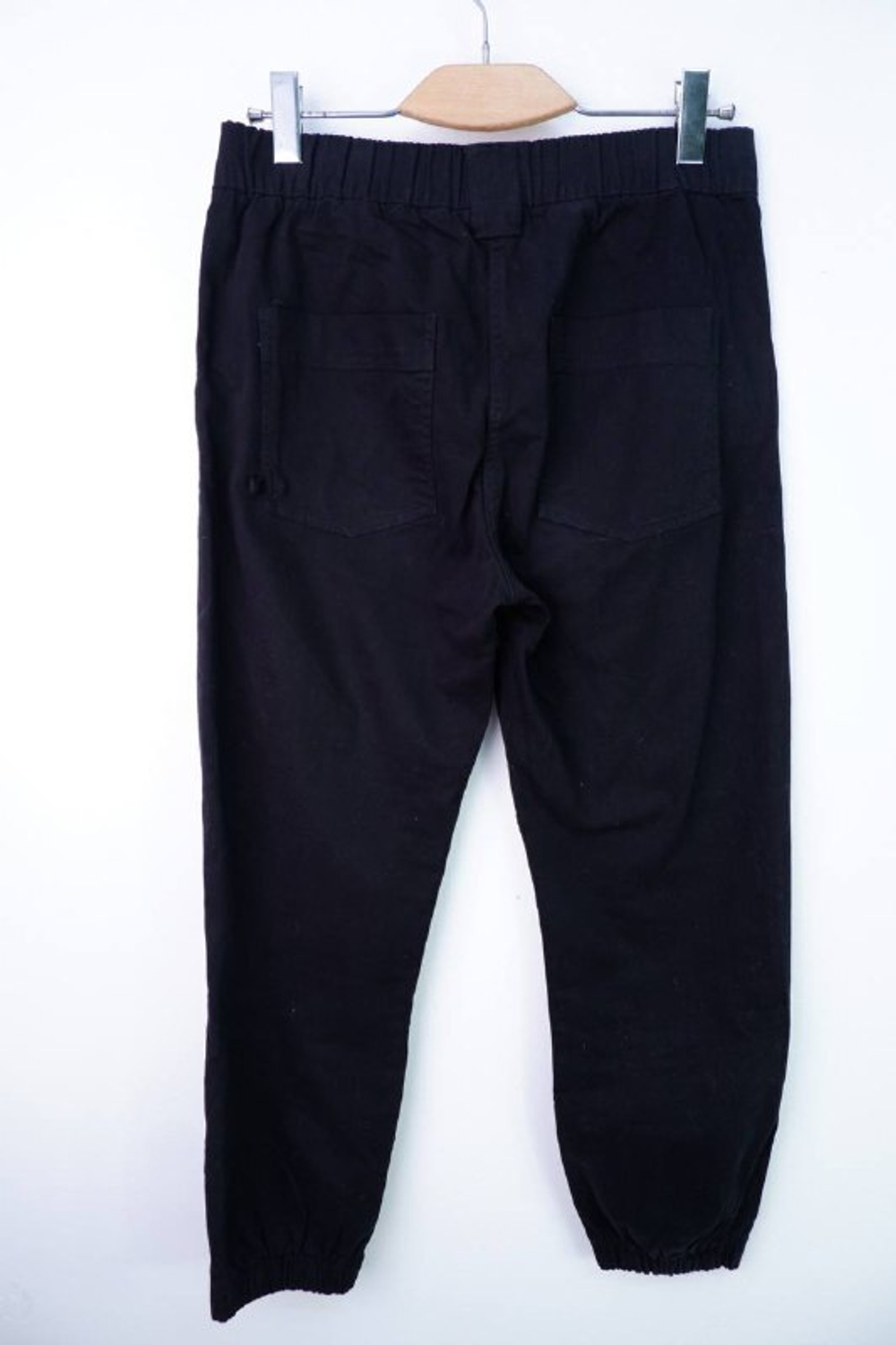 Джинсы Bershka для стильной девушки, маркировка 38 eur, визуально на 44 размер