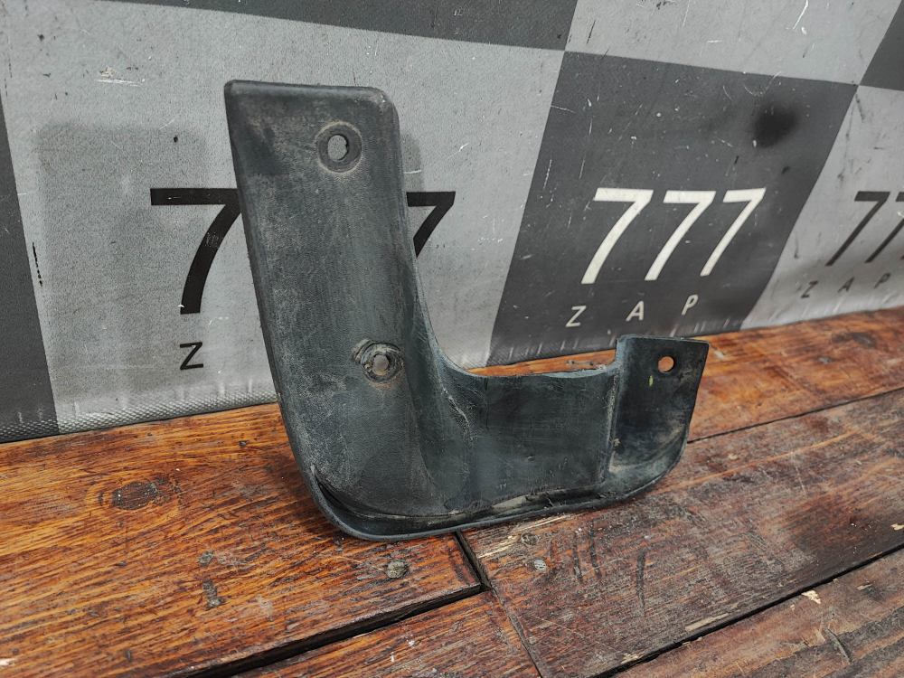 Брызговик передний правый Kia Rio 4 X-Line 17-нв Б/У Оригинал 86832H0500