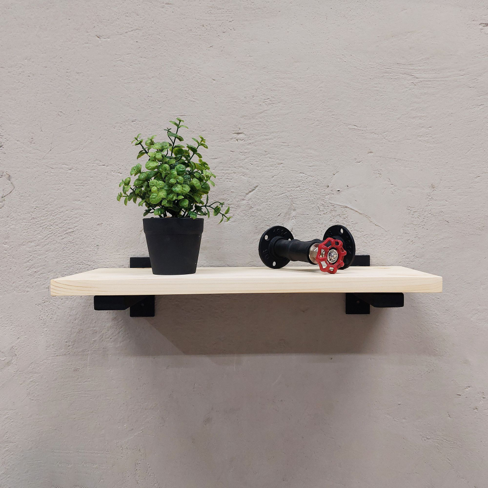 Настенные полки из натурального дерева в стиле Лофт