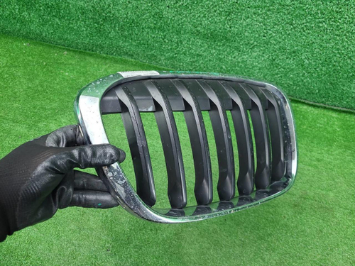 Решетка радиатора правая BMW X1 F48 (2015-2019)