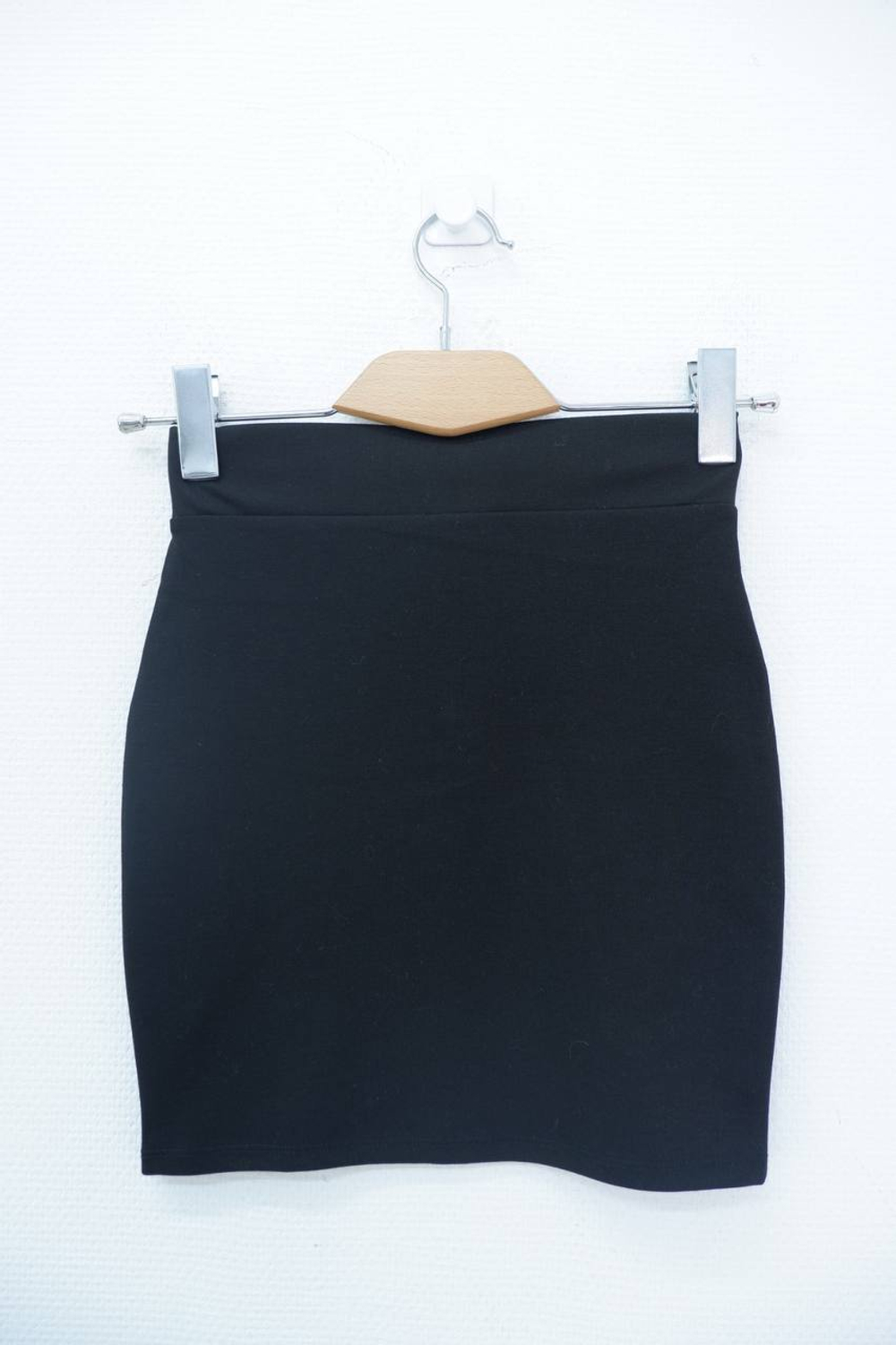 Юбка  Bershka темная 42 размер