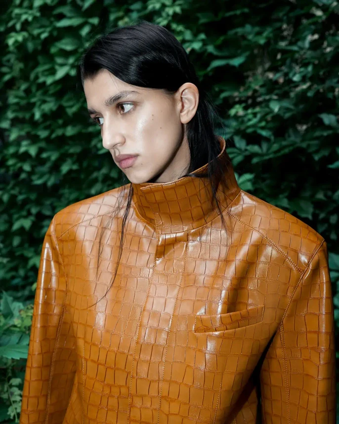 Пальто из экокожи под рептилию