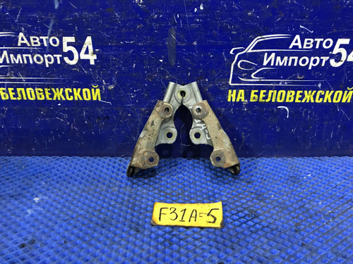 Петля капота левая MITSUBISHI DIAMANTE 2000