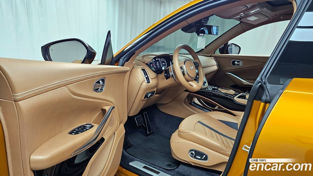 Aston Martin DBX 4.0 V8 707 (03.2023)