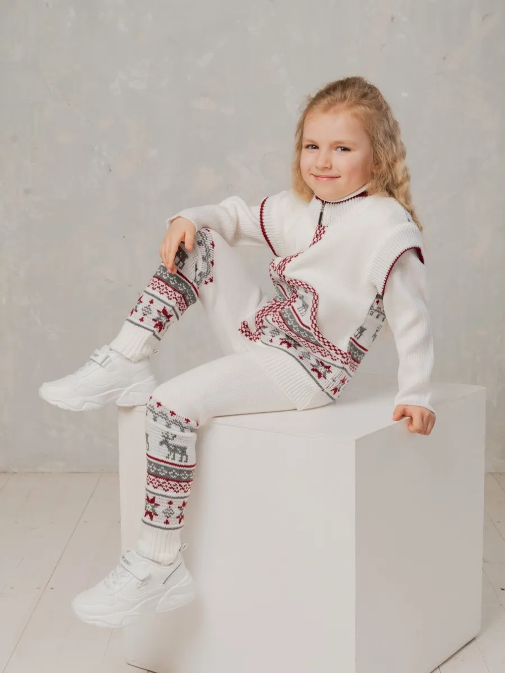 Жилетка вязаная на молнии