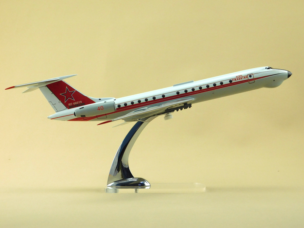 Модель самолета Ту-134Ш (М1:100, ВКС России, RF-66019, 40)