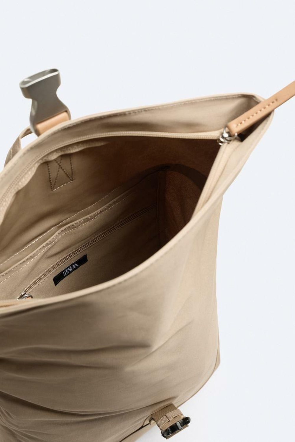 ZARA РЮКЗАК С ОТКИДНЫМ КЛАПАНОМ, ПЕСОЧНО-КОРИЧНЕВЫЙ