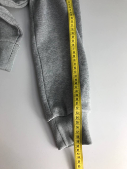 Толстовка утепленная базового цвета, маркировка М, визуально на 46 размер