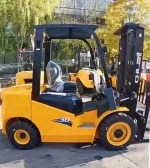 Вилочный автопогрузчик CHL 3,0 т с диз. двигателем Isuzu