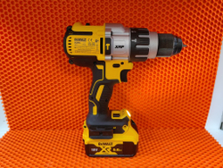 Ударная дрель-шуруповерт DeWALT DCD996