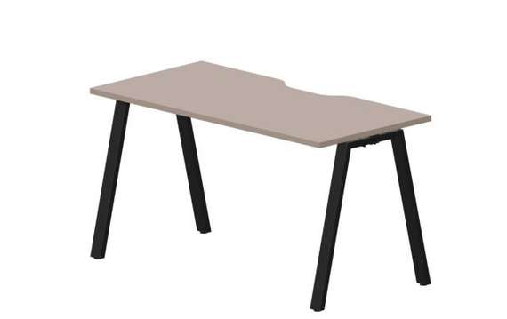 стол Arena 1380х680х750мм (с эргономичным вырезом)