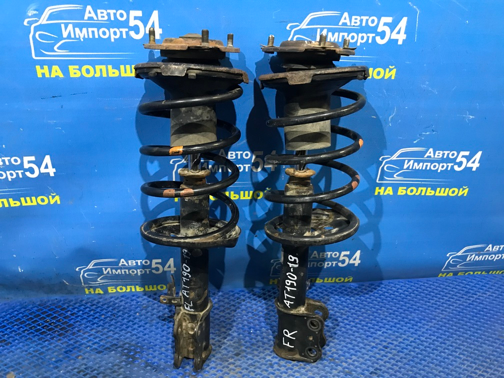 Стойка передняя правая TOYOTA CARINA E 1996