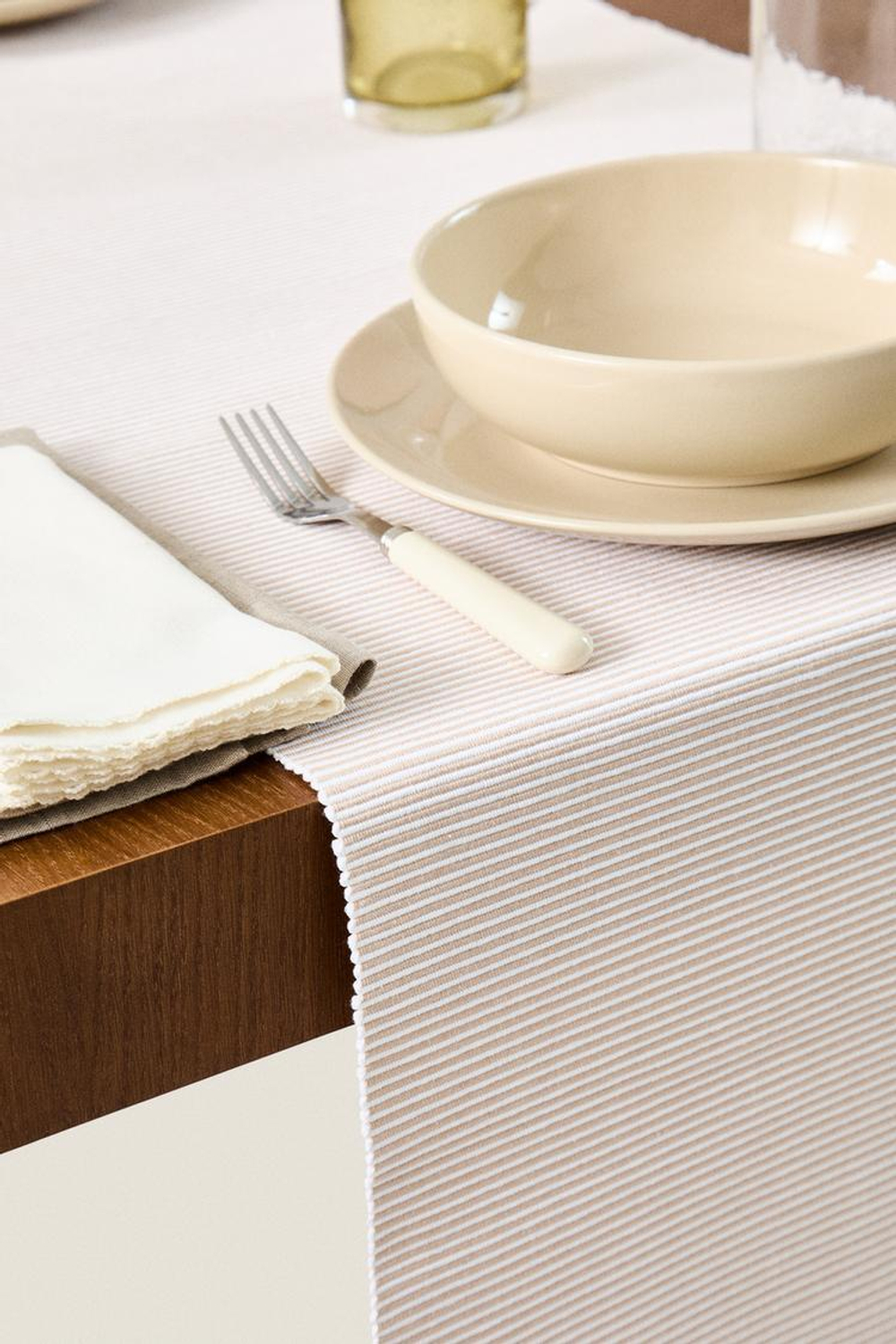 ZARA HOME РЕБРИСТАЯ НАСТОЛЬНАЯ ДОРОЖКА, БЕЖЕВЫЙ