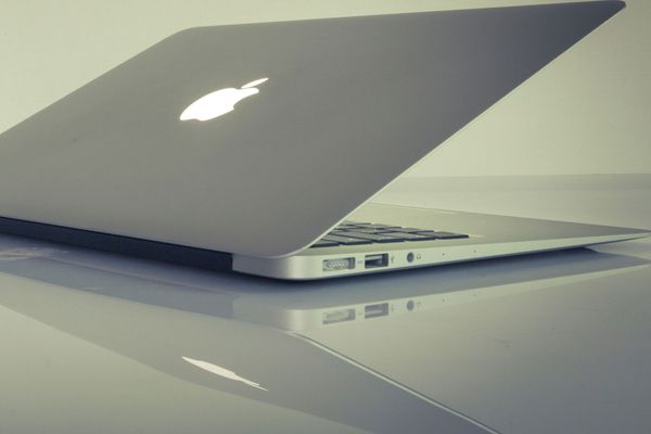 Купить ноутбук Apple