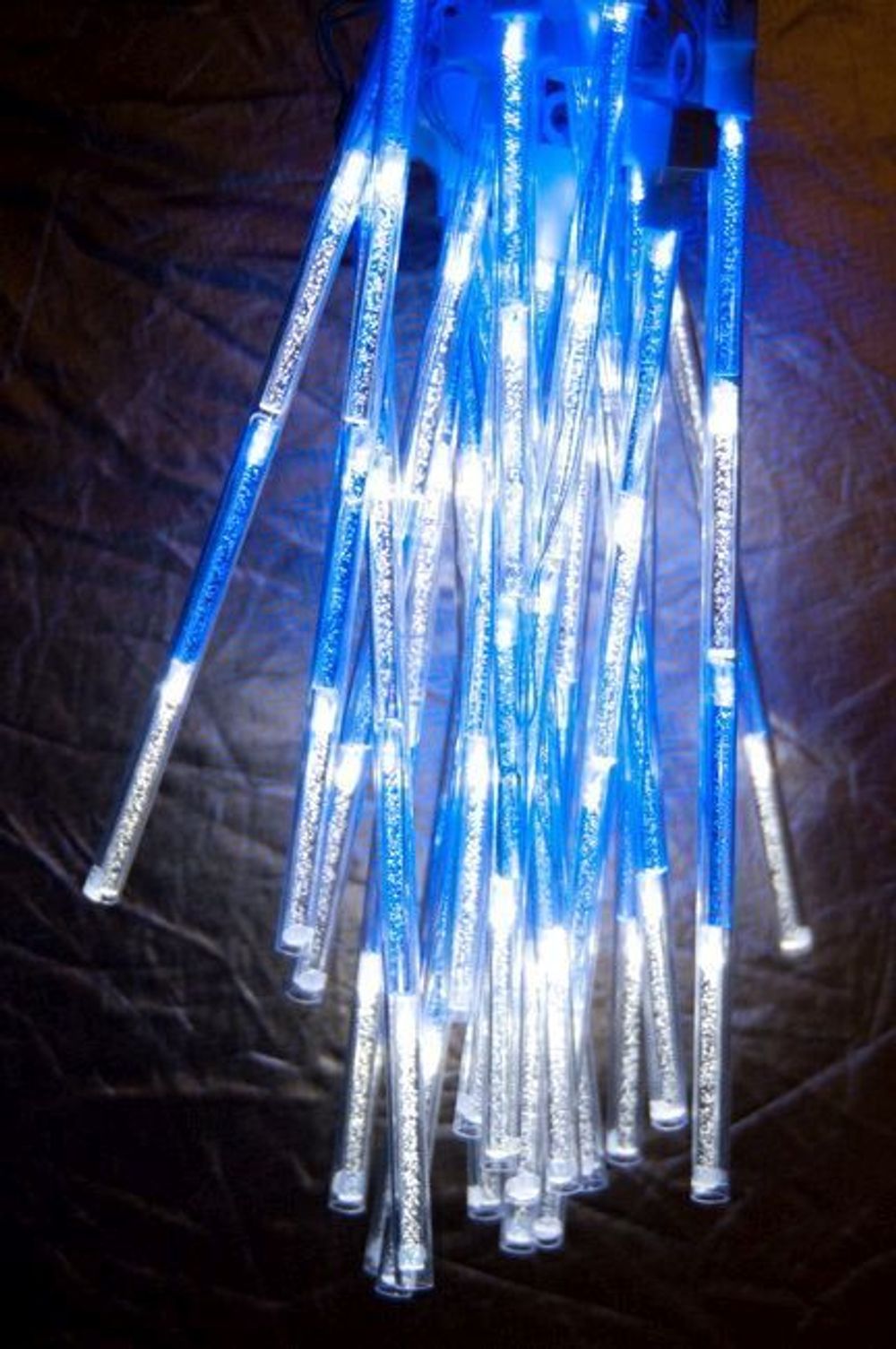 Уличная Гирлянда: холодный белый "Тающие сосульки" для елок от 3 до 19 м