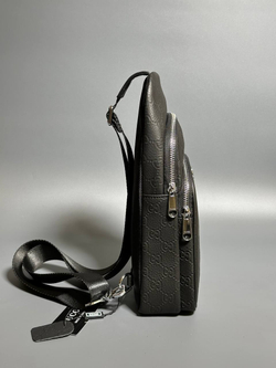 Сумка-слинг Gucci