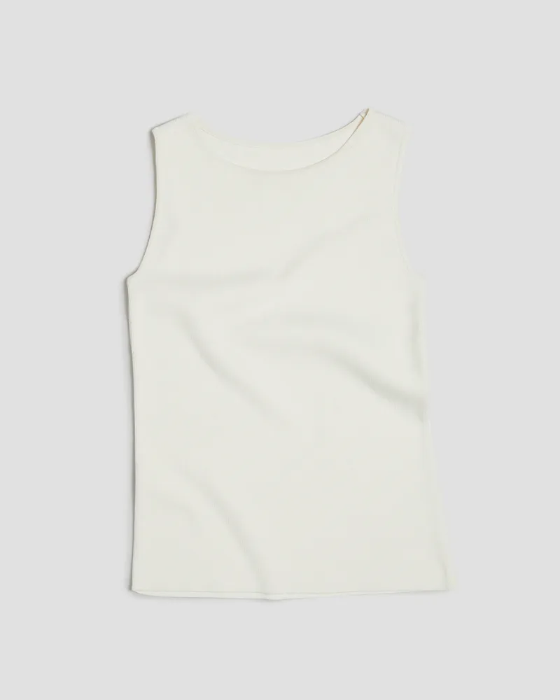 Белый топ из вискозы в рубчик с круглым вырезом