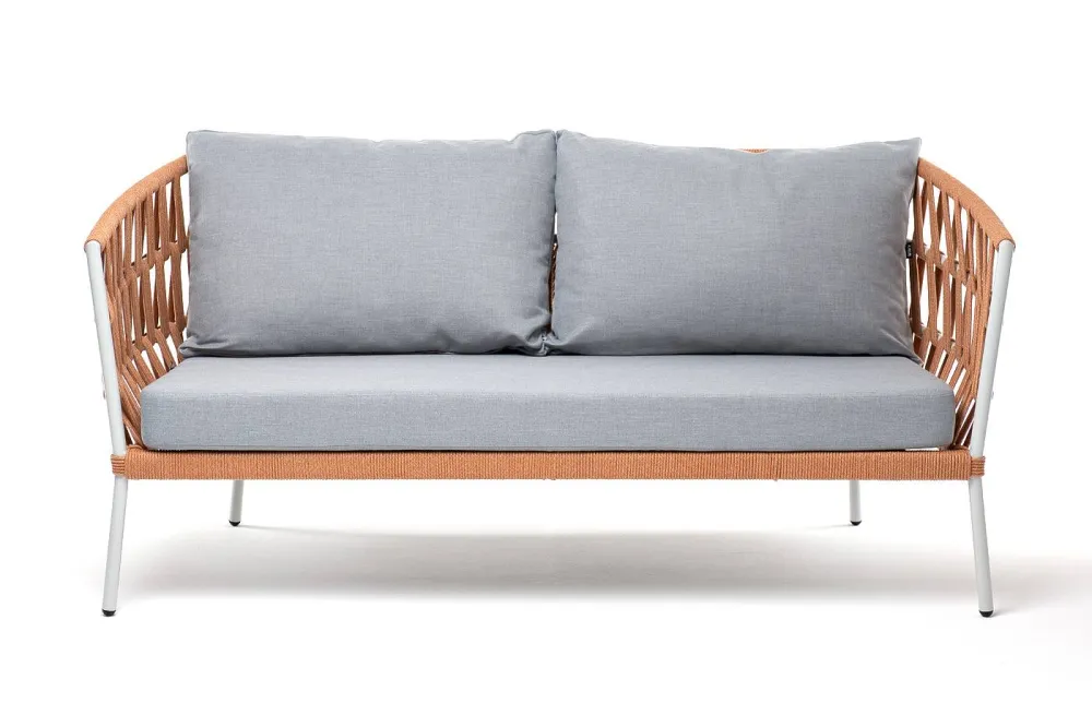 "Диего" диван 2-местный плетеный из роупа, каркас алюминий светло-серый (RAL7035) муар, роуп оранжевый меланж круглый, ткань светло-серая