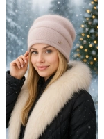 Шапка зимняя вязаная из ангоры тёплая объёмная с брошью