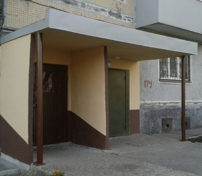 Ремонт подъездных козырьков, кладка плитки