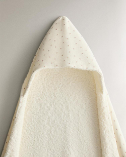 ZARA HOME ДЕТСКОЕ ПОЛОТЕНЦЕ С КАПЮШОНОМ И ЦВЕТОЧНЫМ ПРИНТОМ, ЭКРЮ