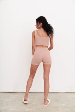 Кроп топ из лапши с пич-эффектом цвета мокко