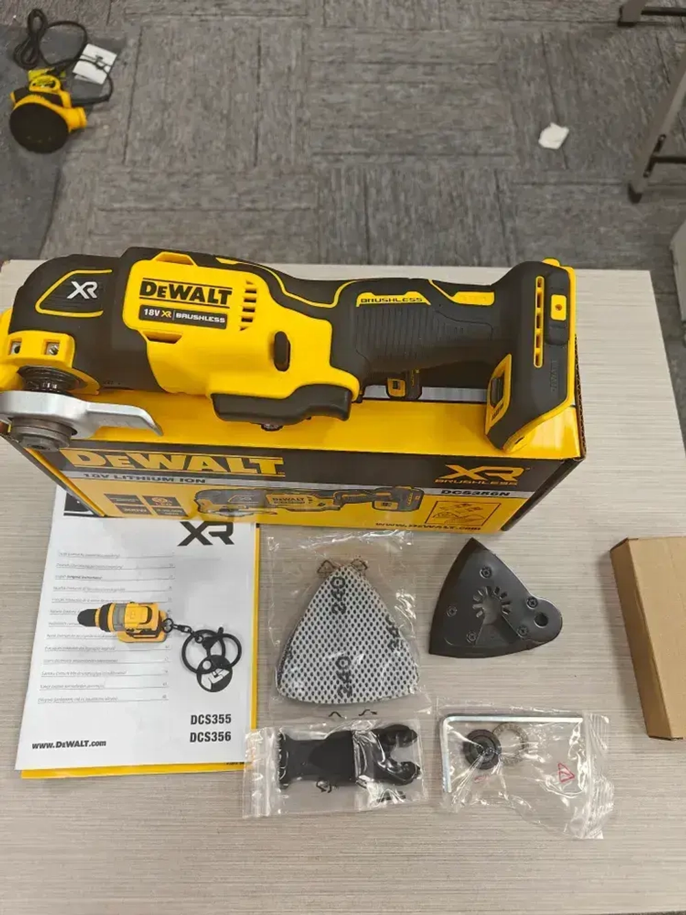 Аккумуляторный реноватор DEWALT DCS356, 18 В, 20000 кол/мин, без АКБ и ЗУ