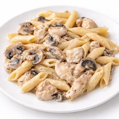 Макароны с курицей и грибами