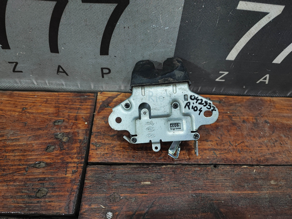 Замок крышки багажника Kia Rio 4 (FB) 17-нв Б/У Оригинал 81230H0030