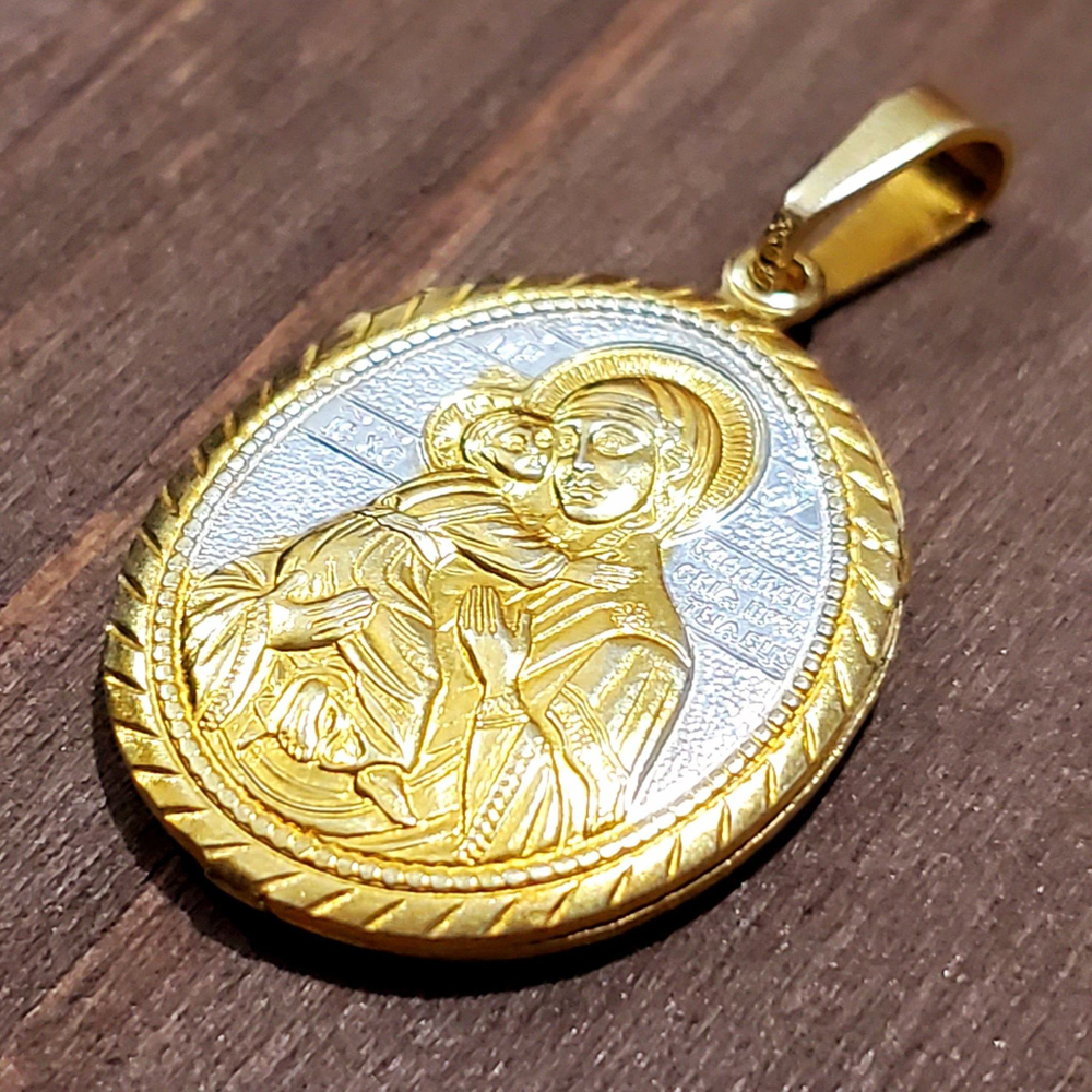 Нательная икона Пресвятой Богородицы Владимирская с позолотой кулон медальон на веревочке