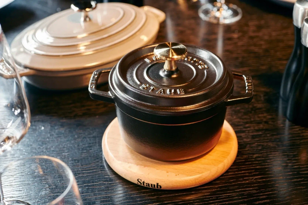 STAUB Деревянная подставка для 3 мини-кокотниц
