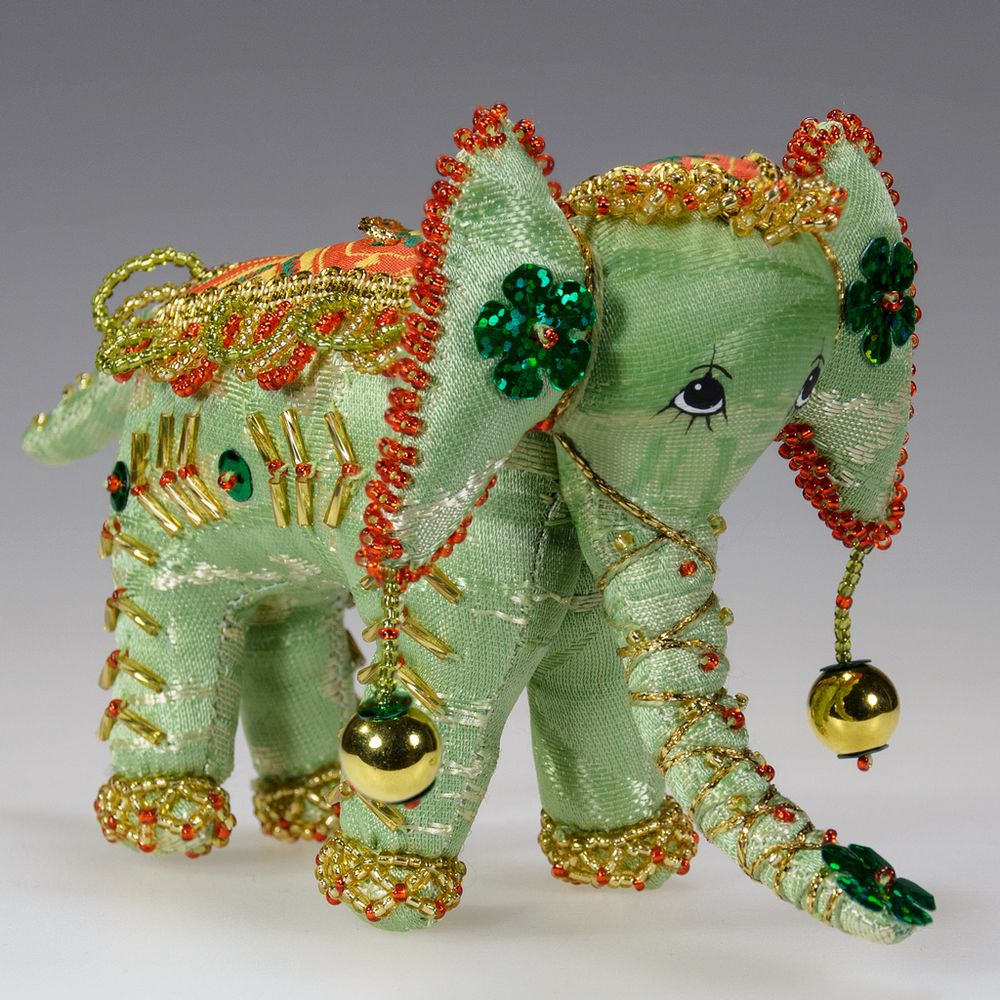 Бисерная ёлочная игрушка Слон