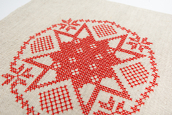 Салфетка с вышивкой