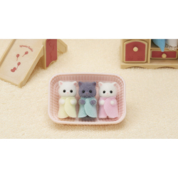 Sylvanian Families - Тройняшки персидских кошек 5458 / артикул   5458  / GTIN 5054131054581