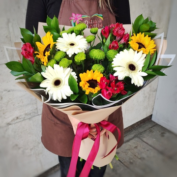 Авторский букет с герберами и подсолнухами