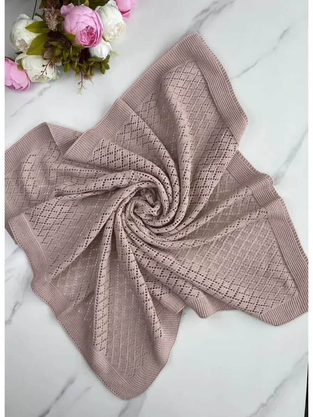 Вязаный плед для новорожденного