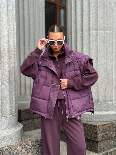 Фиолетовый утепленный жилет