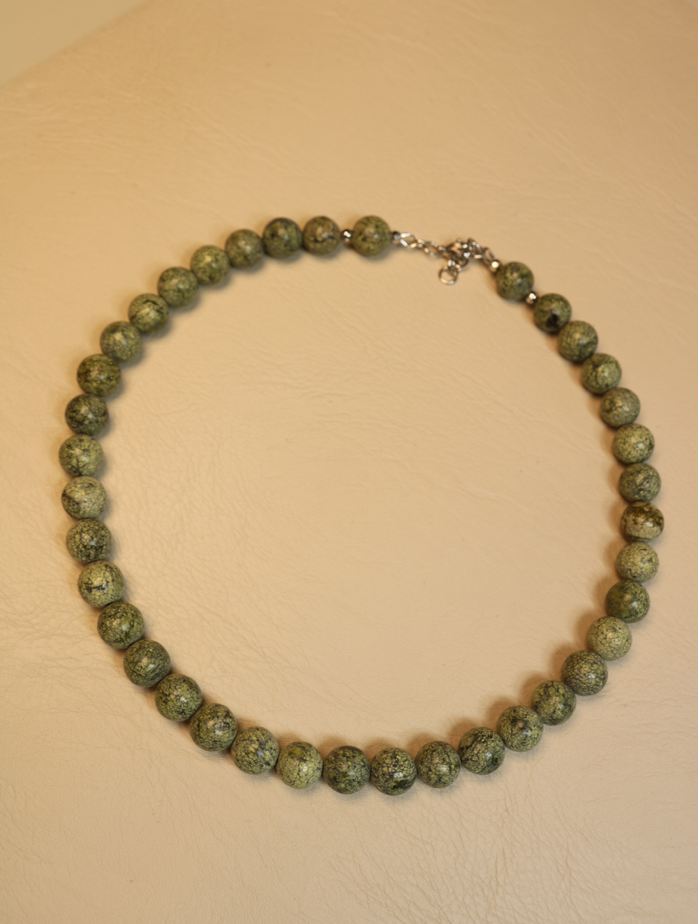 Чокер из змеевика «Тихий Лес»