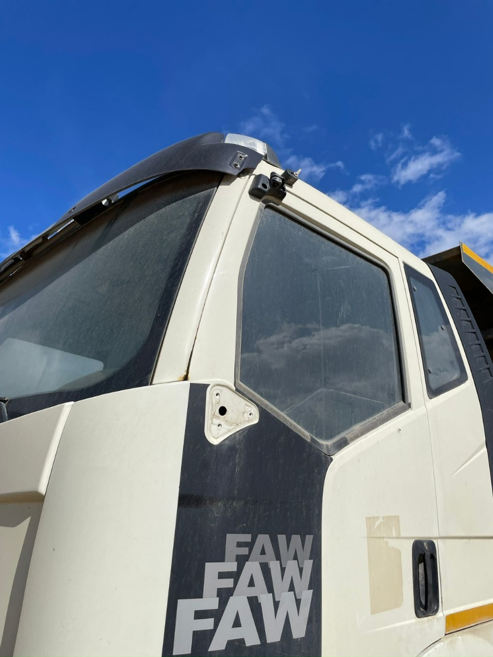 FAW J6 8x4 Самосвал СА3310Р66K24T4E5 (Дизельный, 11,1 л, 420 л.с., МТ)