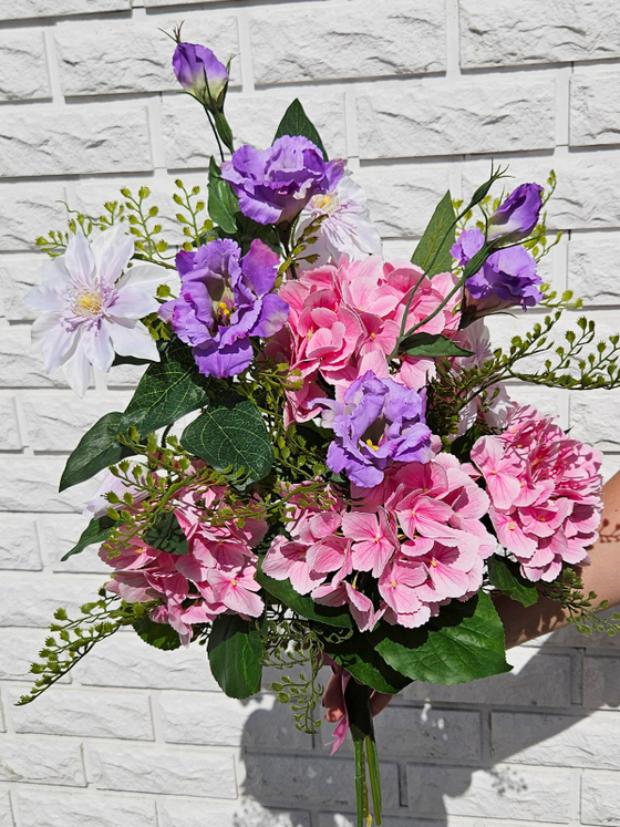 Букет для вазы с яркими цветами