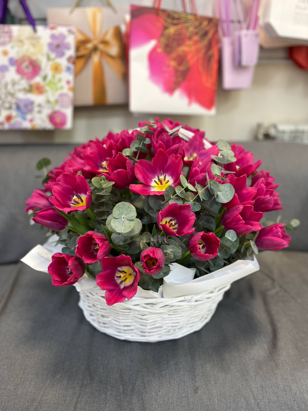 Корзина "51 тюльпан"