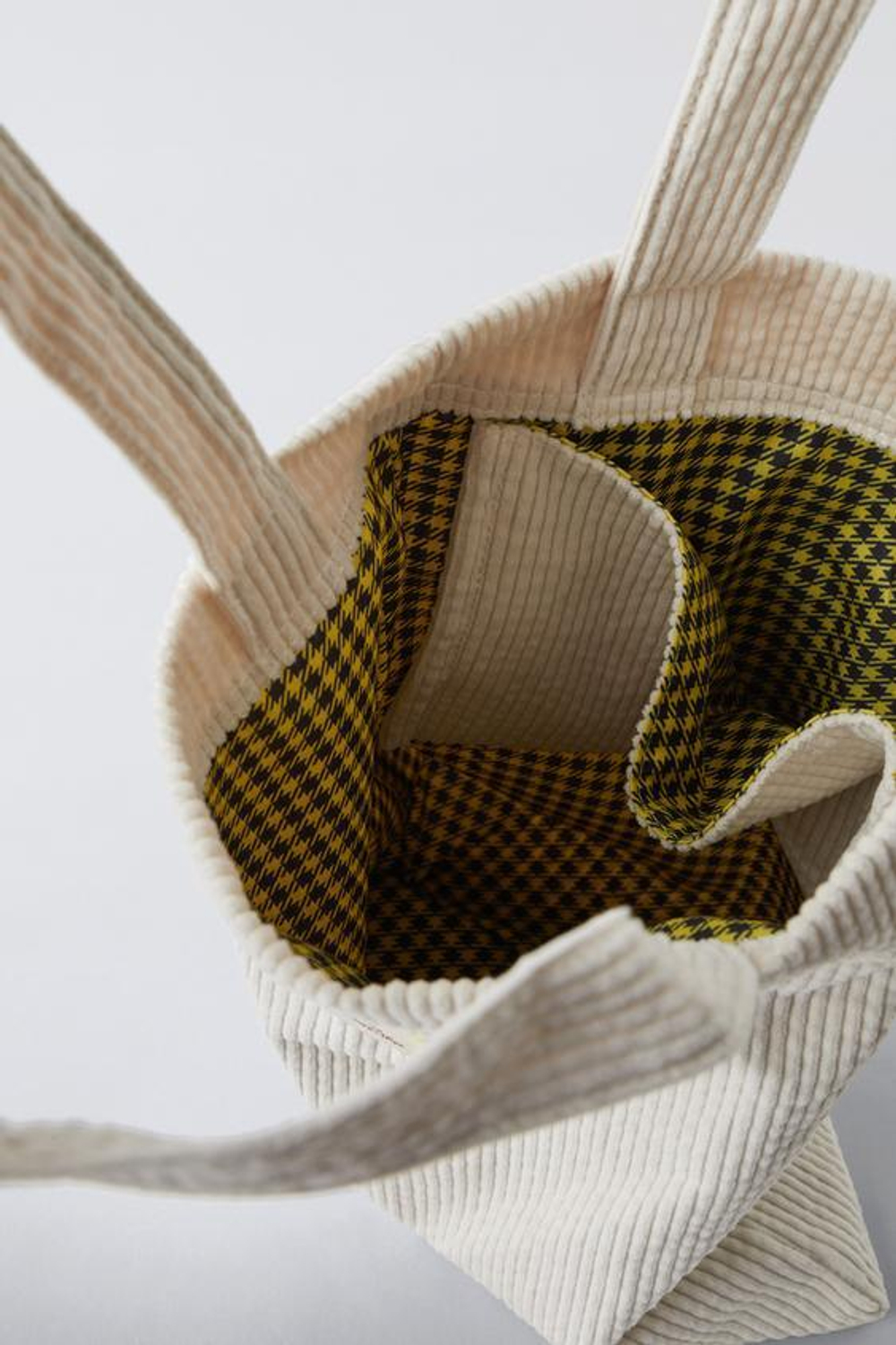 ZARA ВЕЛЬВЕТОВАЯ СУМКА-ШОПЕР, ЭКРЮ